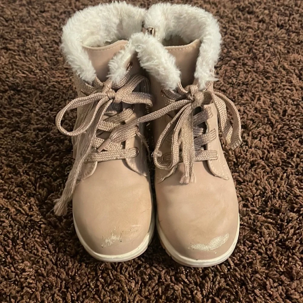 Girls boots